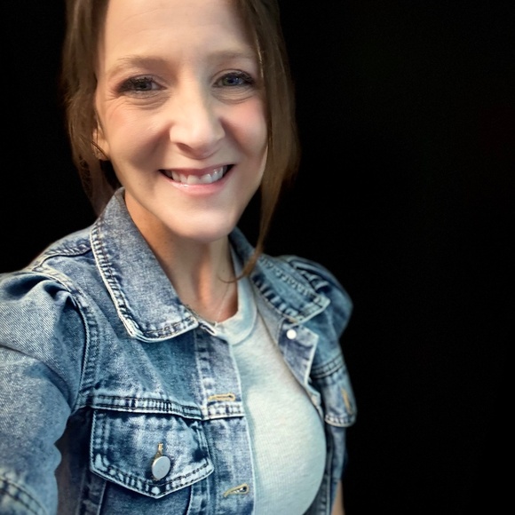 Meet your Posher, Steph - Picture 6 of 7